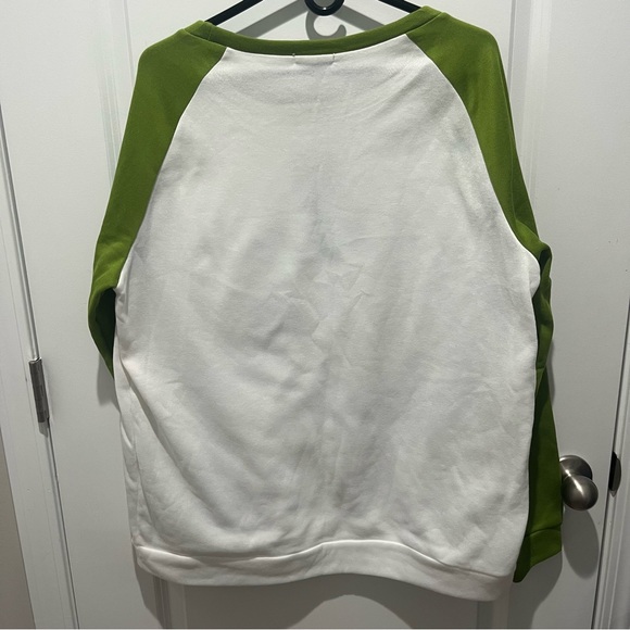 NWT Giraffe Print Green and White Sweater - Picture 4 of 11